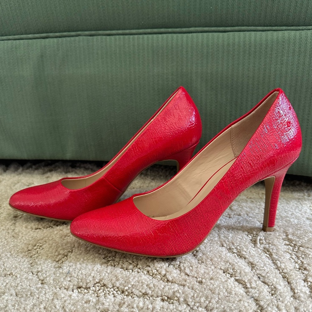 Kelly & Katie Red Tiana Heel Size 7 LIKE NEW